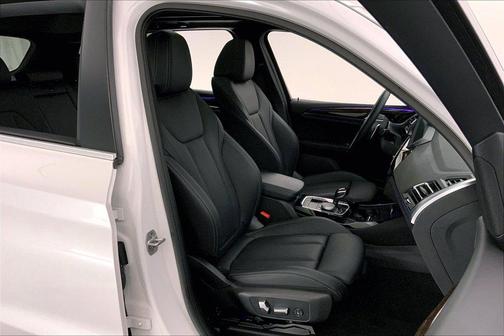 Mineral White Metallic 2024 BMW X3 xDrive30i