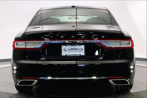2017 Lincoln Continental Premiere