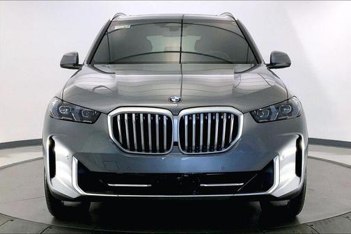 Skyscraper Grey Metallic 2026 BMW X5 xDrive40i