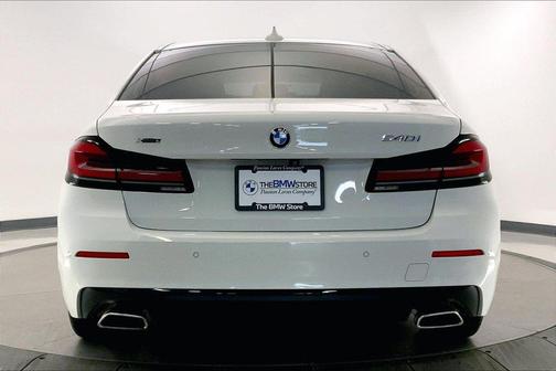 Alpine White 2022 BMW 540 i xDrive