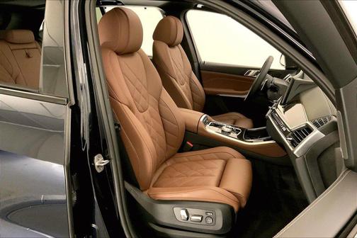 Carbon Black Metallic 2024 BMW X5 xDrive40i