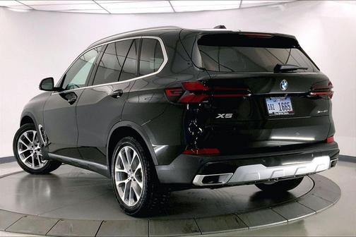 Black Sapphire Metallic 2026 BMW X5 xDrive40i
