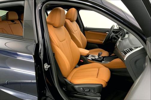 2025 BMW X4 xDrive30i