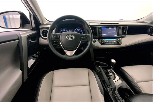 2017 Toyota RAV4 Platinum