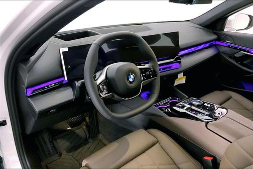 Mineral White Metallic 2027 BMW 530 i xDrive