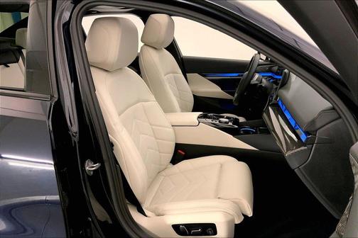 Carbon Black Metallic 2024 BMW i5 M60