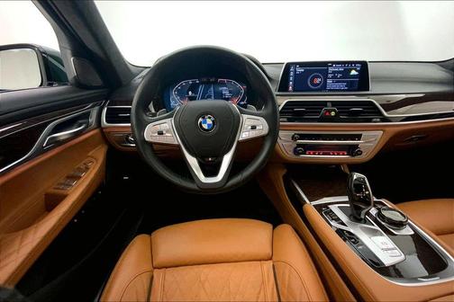 Carbon Black Metallic 2022 BMW 750 i xDrive
