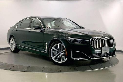 Carbon Black Metallic 2022 BMW 750 i xDrive