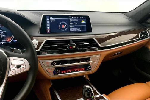 Carbon Black Metallic 2022 BMW 750 i xDrive