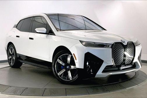Mineral White Metallic 2023 BMW iX xDrive50