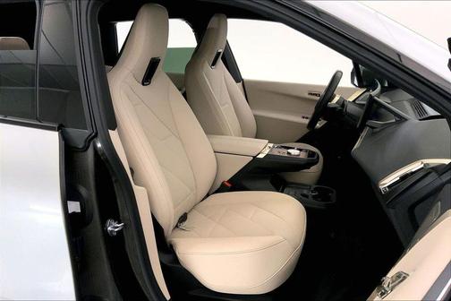 Mineral White Metallic 2023 BMW iX xDrive50