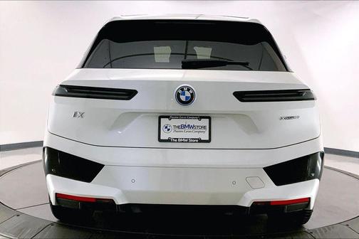 Mineral White Metallic 2023 BMW iX xDrive50
