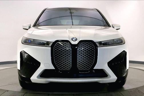 Mineral White Metallic 2023 BMW iX xDrive50