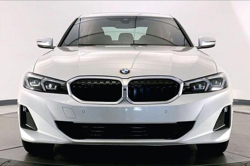 Mineral White Metallic 2025 BMW 330 xDrive
