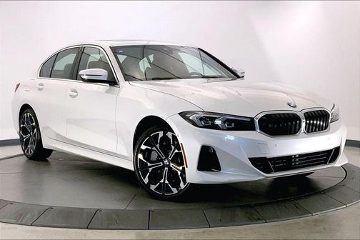 Mineral White Metallic 2025 BMW 330 xDrive