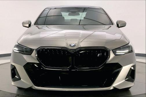 2025 BMW i5 xDrive40