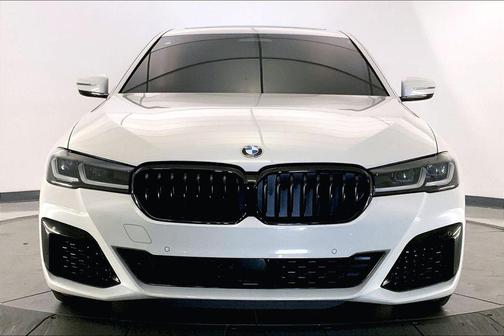 Alpine White 2023 BMW 540 i xDrive