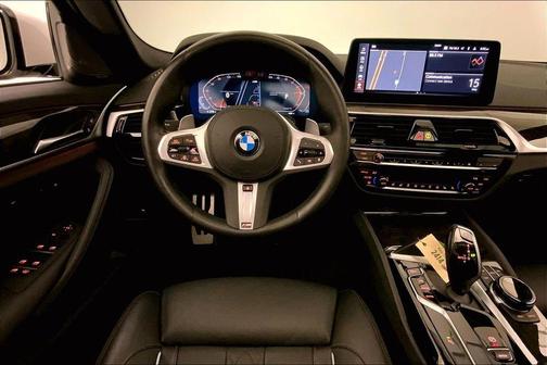 Alpine White 2023 BMW 540 i xDrive