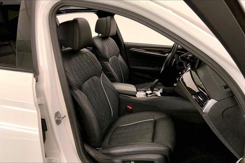 Alpine White 2023 BMW 540 i xDrive