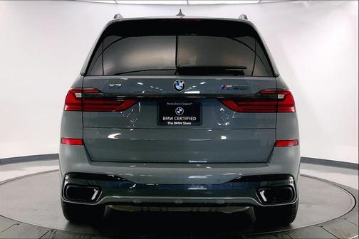 2022 BMW X7 M50i