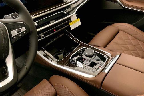 Manhattan Green Metallic 2026 BMW X5 xDrive40i