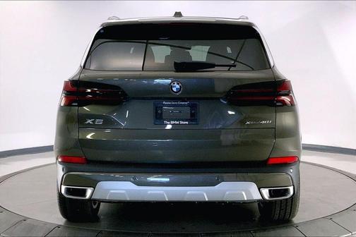 Manhattan Green Metallic 2026 BMW X5 xDrive40i