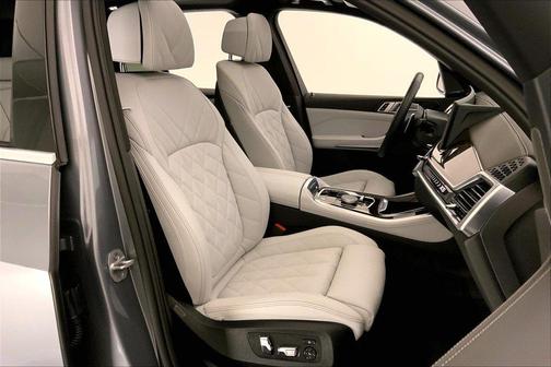 Skyscraper Grey Metallic 2026 BMW X5 xDrive40i