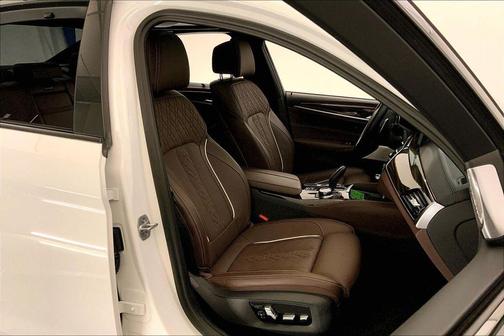 Alpine White 2023 BMW M550 i Xdrive