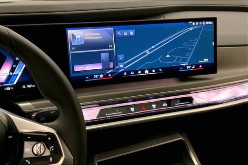 Mineral White Metallic 2023 BMW i7 xDrive60