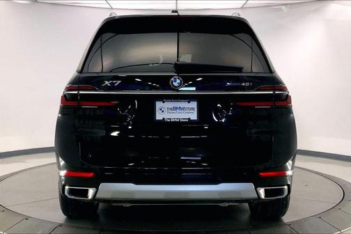 Black Sapphire Metallic 2026 BMW X7 xDrive40i