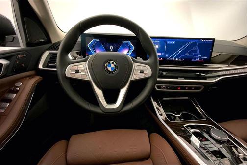 Black Sapphire Metallic 2026 BMW X7 xDrive40i