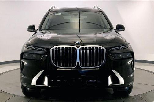 Black Sapphire Metallic 2026 BMW X7 xDrive40i
