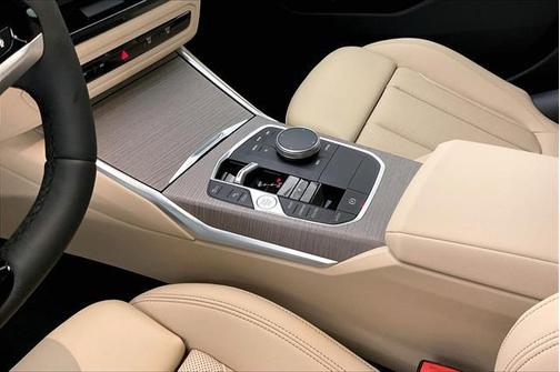 2025 BMW 330 i xDrive