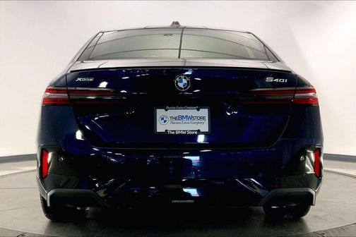 Tanzanite Blue II Metallic 2027 BMW 540 xDrive
