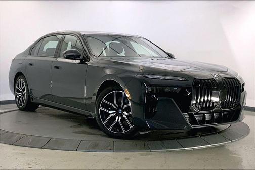 Dravit Grey Metallic 2026 BMW 740 xDrive