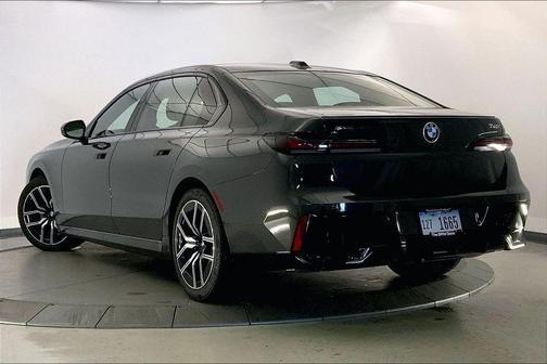 Dravit Grey Metallic 2026 BMW 740 xDrive