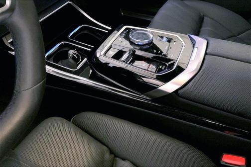 Dravit Grey Metallic 2026 BMW 740 xDrive