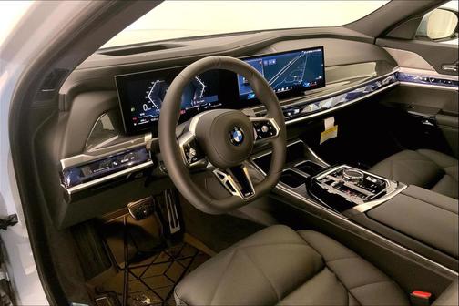2025 BMW 740 xDrive