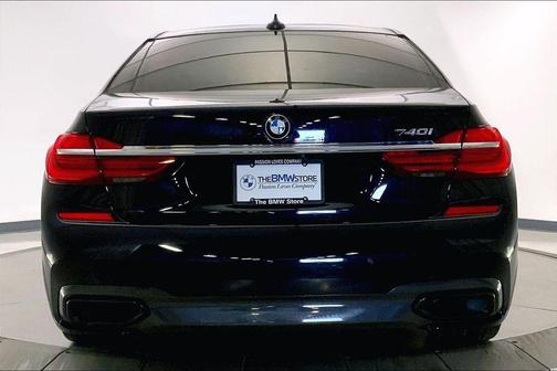 Carbon Black Metallic 2019 BMW 740 740i