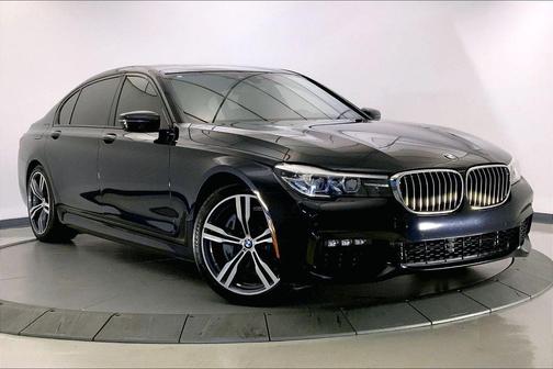 Carbon Black Metallic 2019 BMW 740 740i
