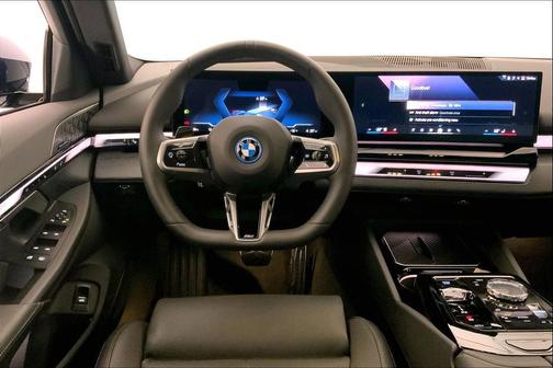 2025 BMW i5 xDrive40