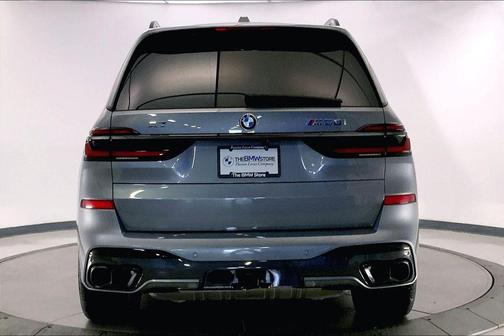 Skyscraper Grey Metallic 2024 BMW X7 M60i