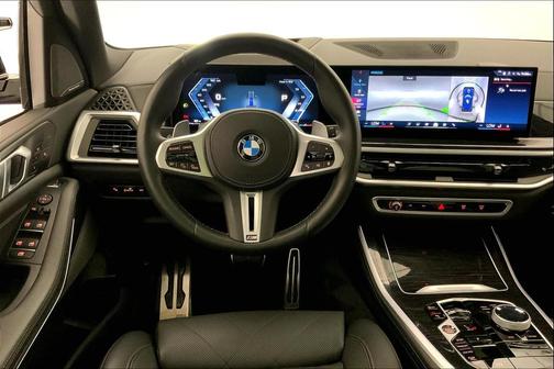 2025 BMW X5 M60i