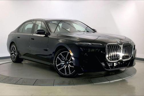 Carbon Black Metallic 2026 BMW 740 xDrive