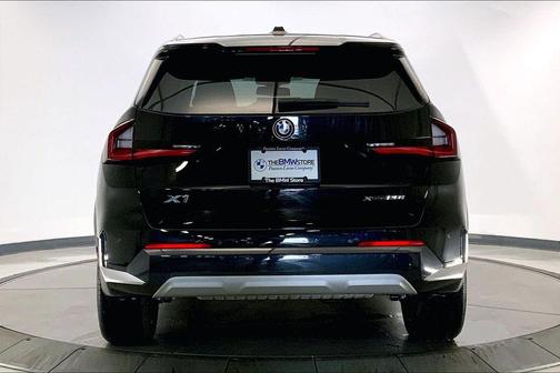 Black Sapphire Metallic 2026 BMW X1 xDrive28i
