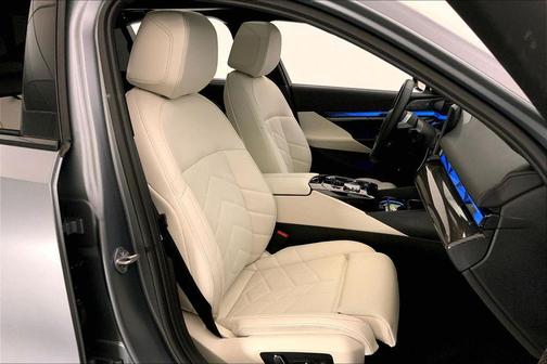 Frozen Pure Grey Metallic 2024 BMW i5 M60