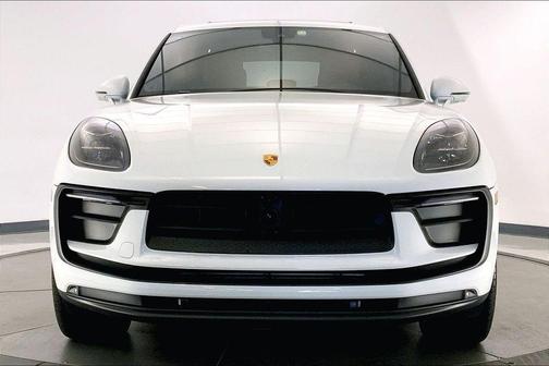 White 2023 Porsche Macan Macan
