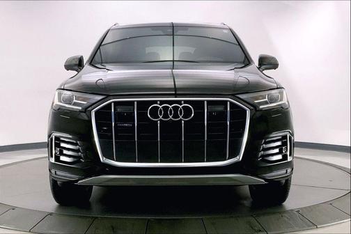 2023 Audi Q7 45 Premium Plus