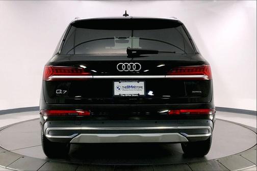 2023 Audi Q7 45 Premium Plus