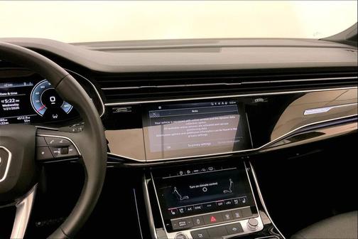 2023 Audi Q7 45 Premium Plus